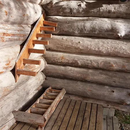 Levikaira Log Chalets 15-16