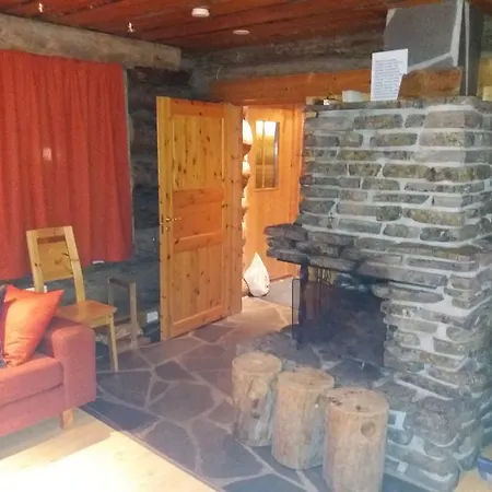 בית נופש Levikaira Log Chalets 15-16