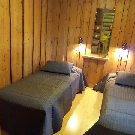 Levikaira Log Chalets 15-16 *