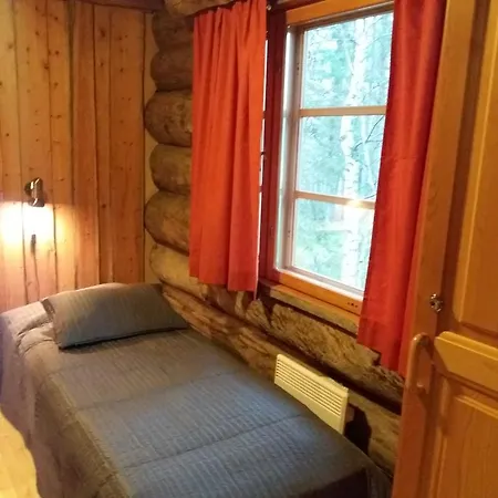 בית נופש Levikaira Log Chalets 15-16 *