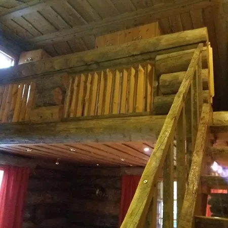 Levikaira Log Chalets 15-16 בית נופש